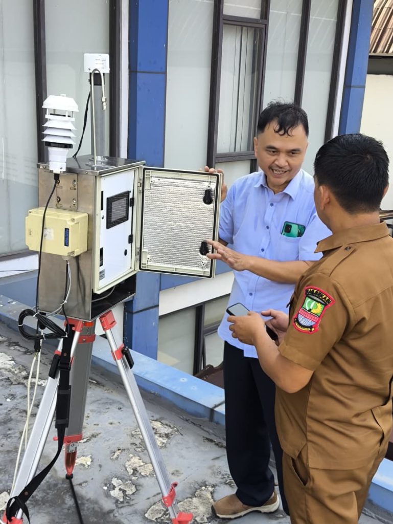 Instalasi stasiun AQMS AERTRAX di Dinas Perhubungan Kabupaten Bekasi